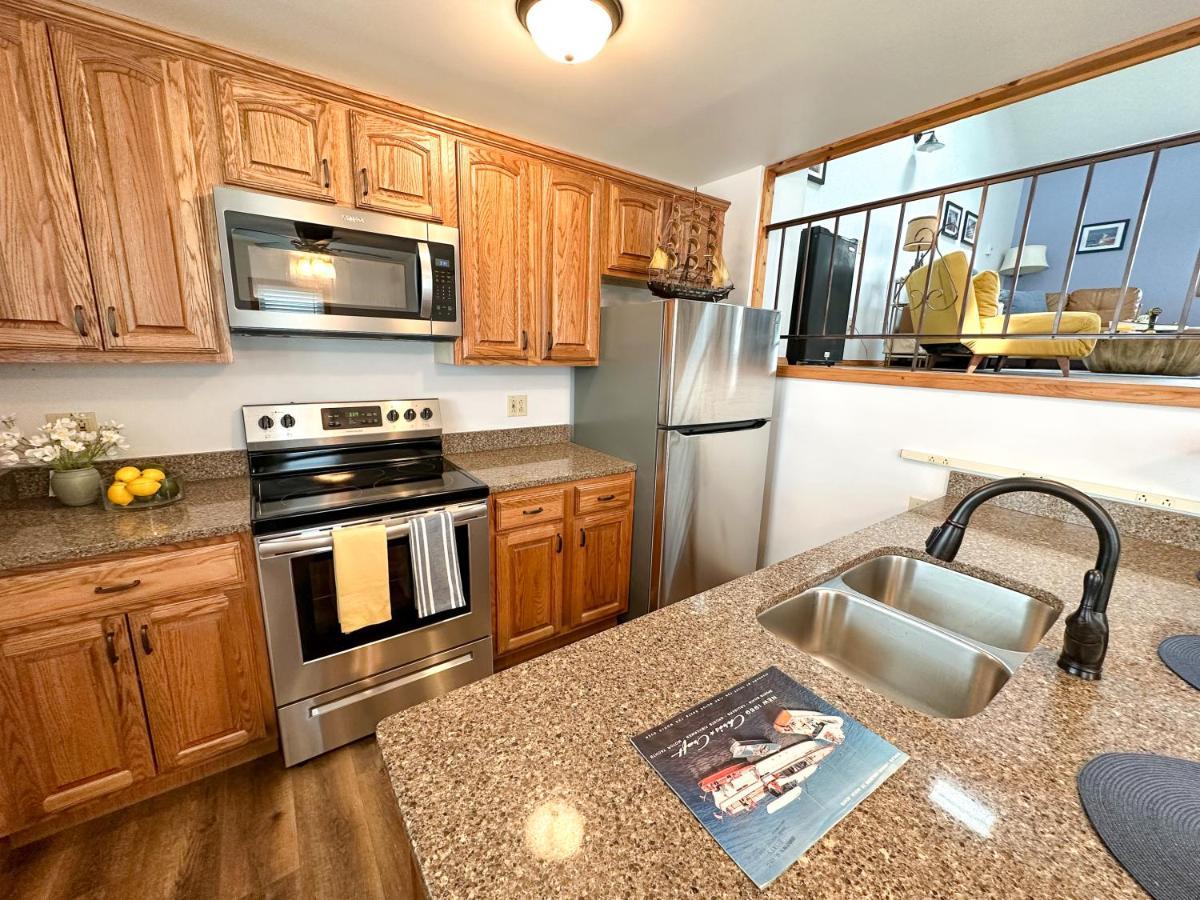 Fun Family Home Near Cedar Point 桑达斯基 外观 照片