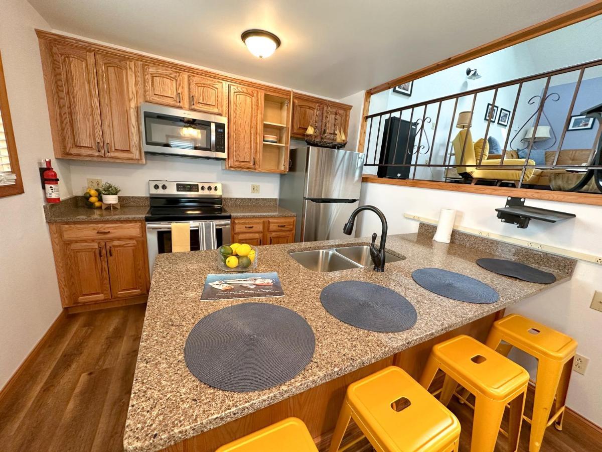 Fun Family Home Near Cedar Point 桑达斯基 外观 照片