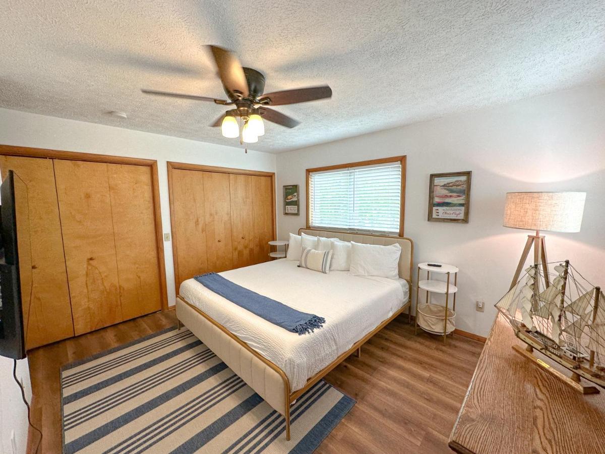Fun Family Home Near Cedar Point 桑达斯基 外观 照片